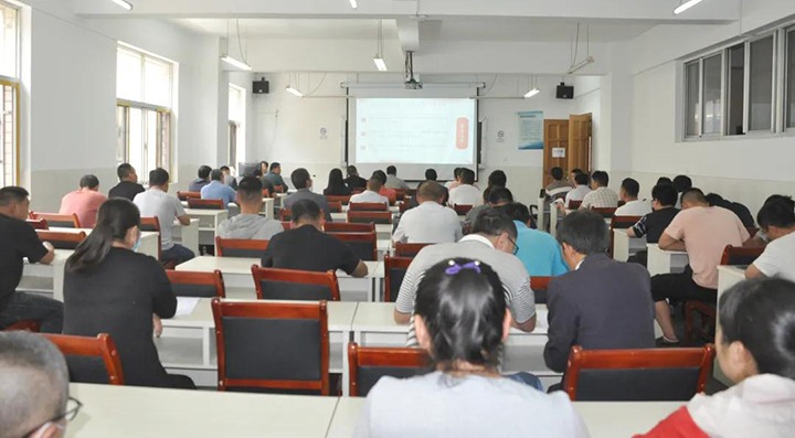 云南陆东煤矿有限公司开展《清静生产法》学习教育活动