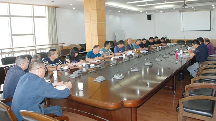 云煤（南宫ng28）集团总司理助理、刷新办主任陈家昆一行到云维集团开展国企刷新三年行动督导调研