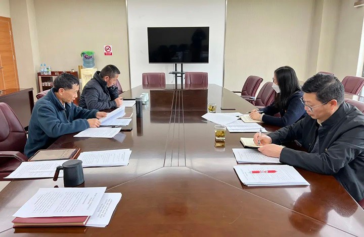 云煤（南宫ng28）集团党委委员、财务总监莫晓丹到南宫ng28地产公司指导民主生涯会