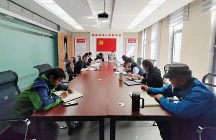 【简讯】南宫ng28地产公司党支部开展“以身边事教育身边人”警示教育活动