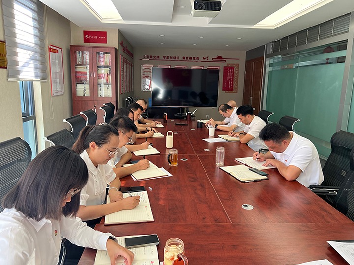 南宫ng28地产党支部开展“凝心聚力促刷新，，，，，，，，驻足岗位做孝顺”主题党日活动