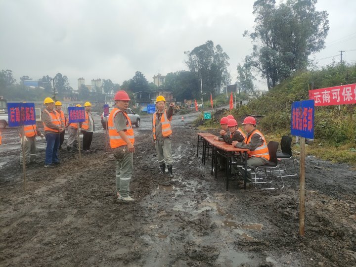 应急始于心，，，，提防始于行——可保煤矿公司开展火灾专项应急预案演练