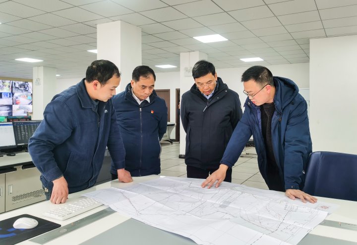 集团党委副书记、副董事长、总司理高建嵩到镇雄煤业检查清静生产事情